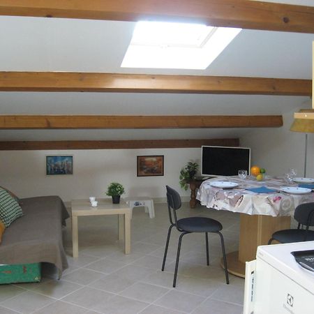 T 2 Avec Velux Sous Les Combes De 34 M2 Apartment La Londe-les-Maures ภายนอก รูปภาพ