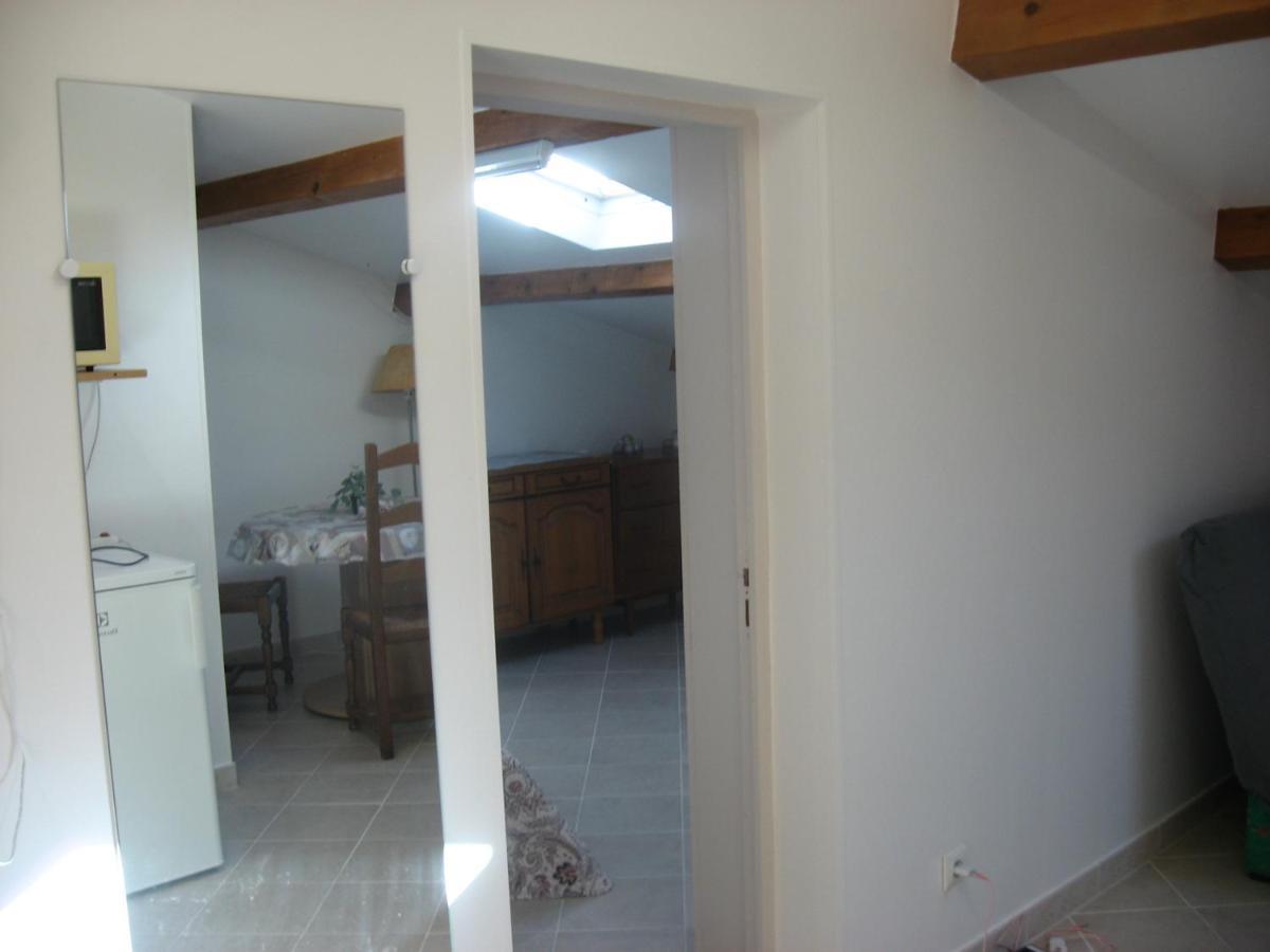 T 2 Avec Velux Sous Les Combes De 34 M2 Apartment La Londe-les-Maures ภายนอก รูปภาพ